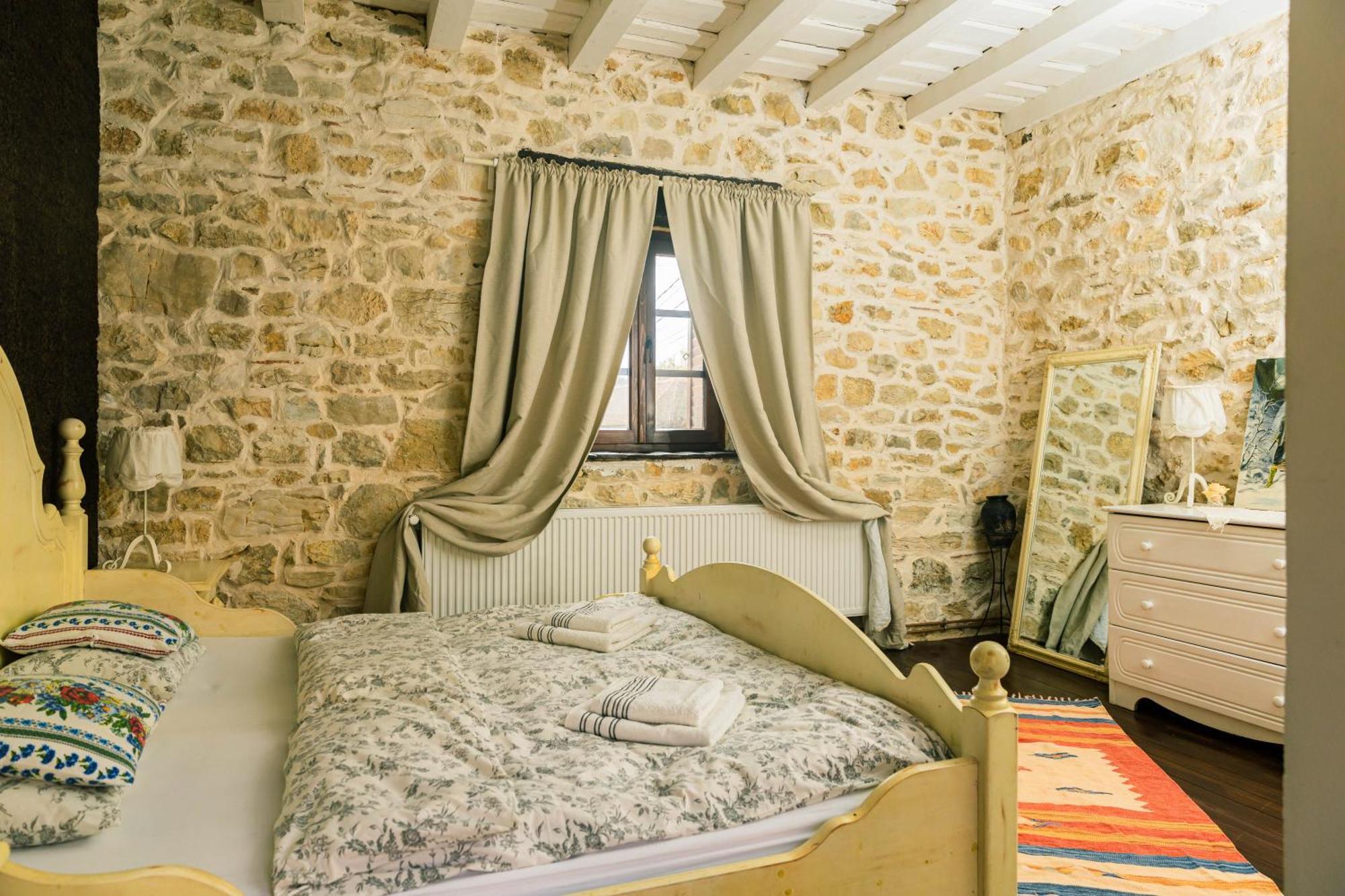 Отель Casa Thea Cheile Nerei Socolari Экстерьер фото