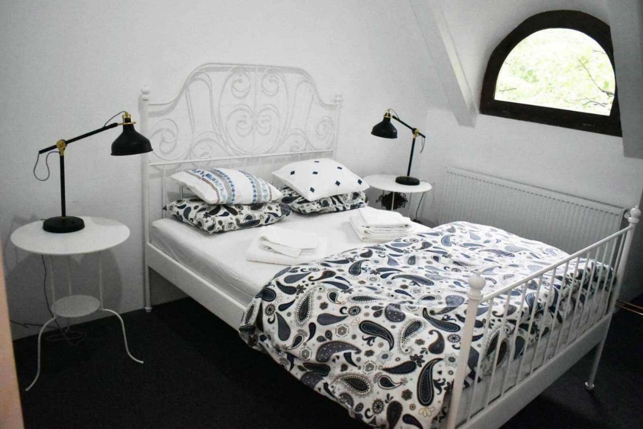 Отель Casa Thea Cheile Nerei Socolari Экстерьер фото